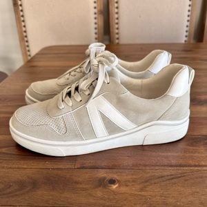 MIA - Alta Off White Shoes - size 8 - WORN ONCE